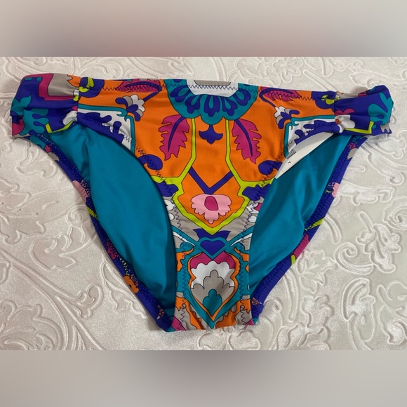 Trina Turk Bikini Bottom.👙 Brand New. Size 8 - Picture 2 of 3